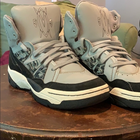 Adidas Mutombo Sneakers #C75209 - Picture 1 of 4